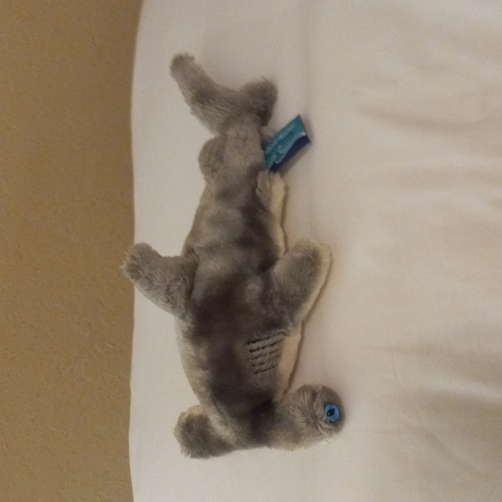 Newport Aquarium Hammerhead Shark Plush Stuffed Animal 9"